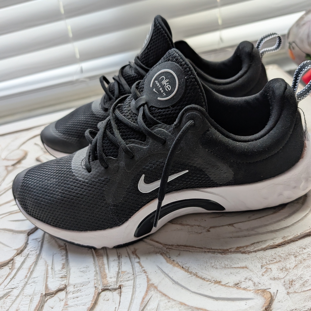 Nike Black Athletic Shoes